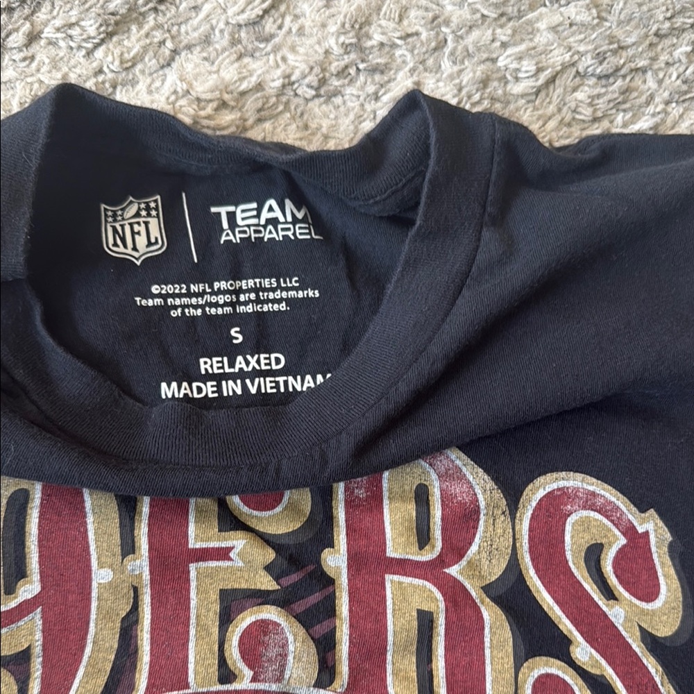 49ers men’s small Black vintage T-Shirt - Picture 2 of 3